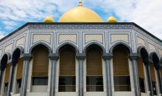 Agama-agama dan Mazhab-mazhab